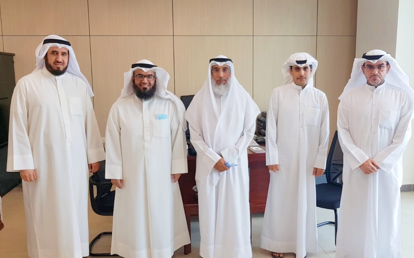 تعزيز سبل الشراكة والتعاون بين إدارة المخطوطات والمكتبات الإسلامية وكلية الشريعة
