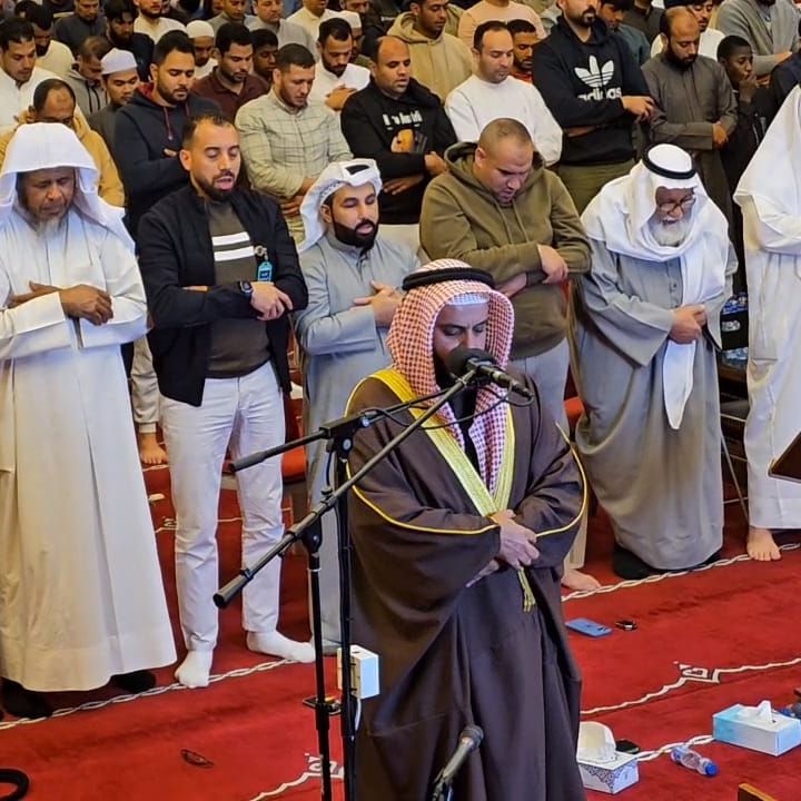 أدى جموع كبيرة من المصلين  الليلة الثانية من صلاة التراويح والوتر من رمضان
