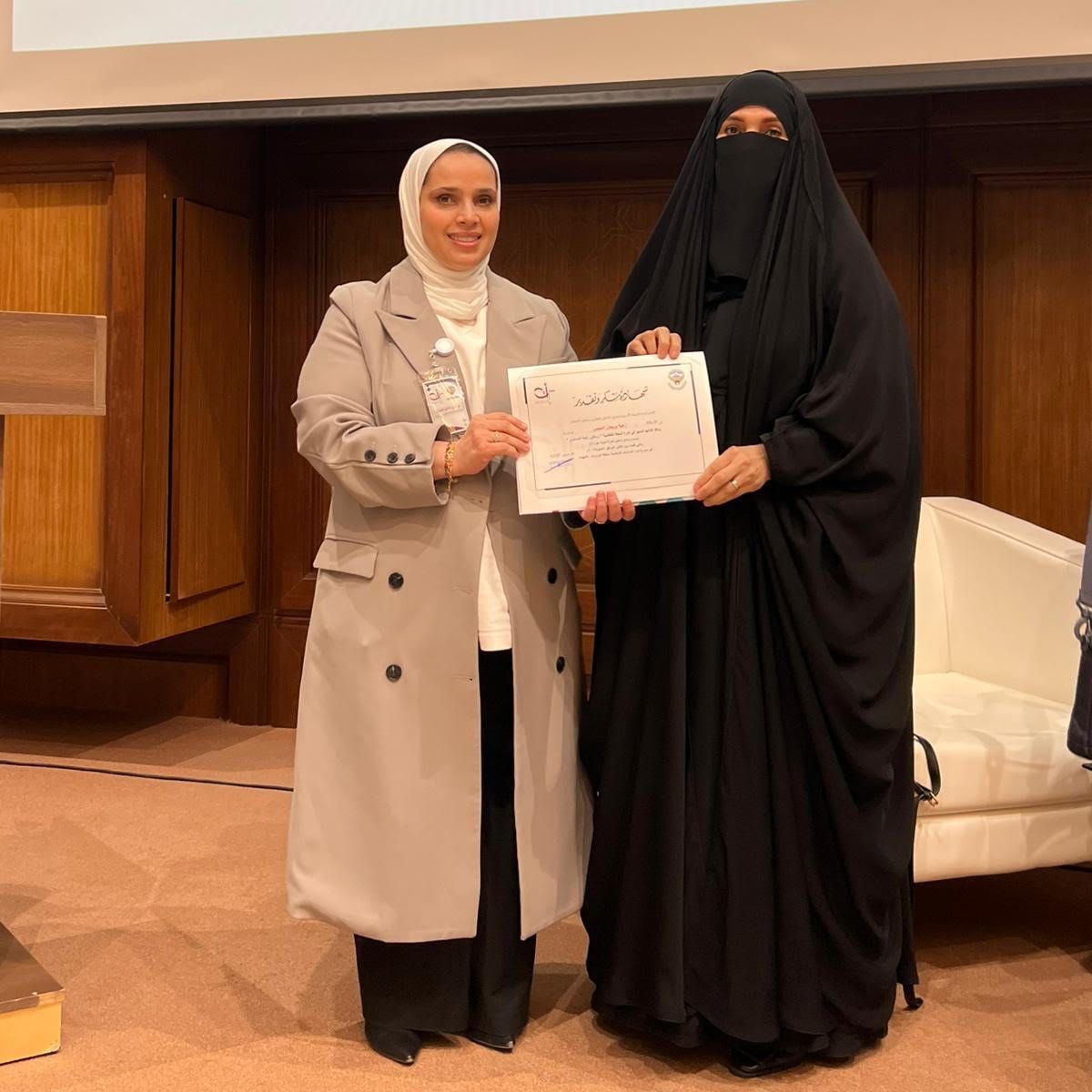 حلقة نقاشية (رسالتي رفيعة المستوى) تحت شعار (وعي.. اتزان.. أثر)