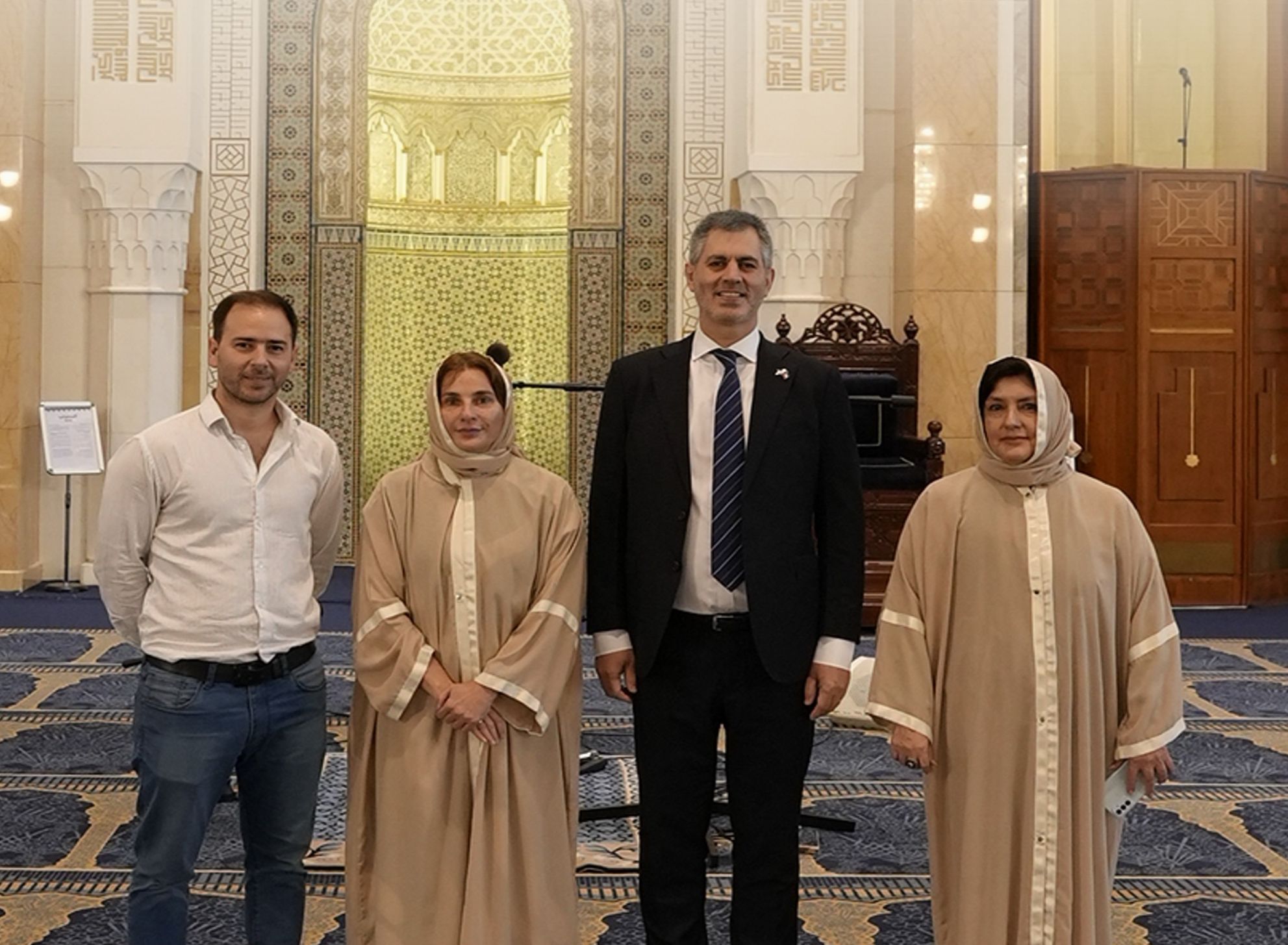 سفير جمهورية الارجنتين الصديقة يزور المسجد الكبير